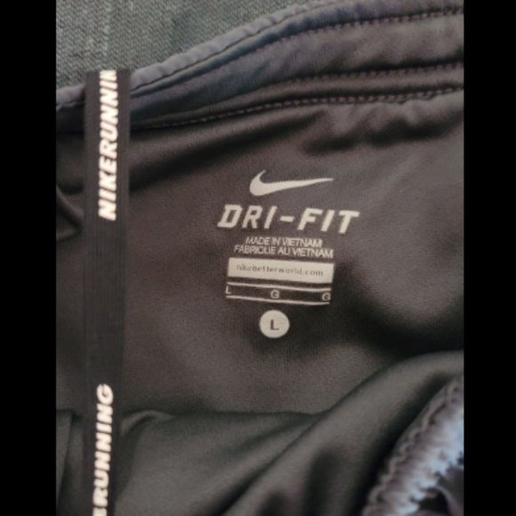 Nike Dri-Fit Shorts - Picture 4 of 4